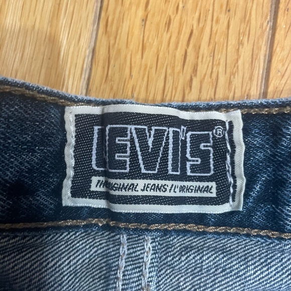 LEVI’S - relaxed straight leg jeans 559 jeans turned into Daisy Duke cut offs - Picture 5 of 9